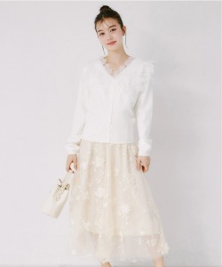 立体フラワーモチーフ×刺繍チュールフレアスカート 4月19日(日)再販決定☆  tocco closet(トッコクローゼット) ※少量の在庫確保による再販売の為、交換は出来かねる場合がございます。※ピンクの入荷はありません。