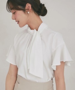 パール付きスカーフフレアスリーブブラウス tocco closet(トッコクローゼット)