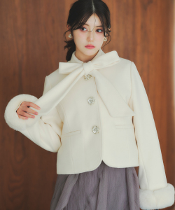 9月中旬販売予定！入荷連絡受付中☆３ＷＡＹボウタイリボン＆ファー付きビジュー釦コート《LightOuterweartoLove》※中野恵那さんはアイボリー、えみ姉さんはチャコール着用