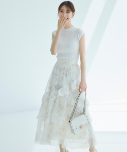 6/13販売予定！入荷連絡受付中☆ラメ楊柳フラワープリントアシメフリルティアードスカート tocco closet(トッコクローゼット)　※柏木由紀さんはオフホワイト着用