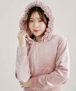 パールビジューチャーム付きフードフリルベロアパーカー tocco closet(トッコクローゼット)　