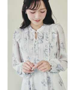 リボン付きピンタックフリルフラワープリントワンピース tocco closet(トッコクローゼット)《ShaggyFurCollection》※野口衣織さんはラベンダー着用
