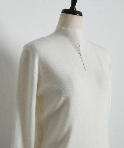 パールラインプチハイネックニットプルオーバー tocco closet(トッコクローゼット)　※オフィシャルサイト限定 ※セレクトアイテム