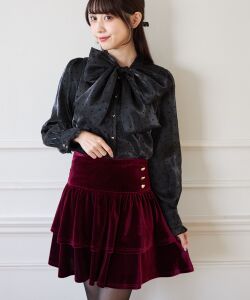 ２ＷＡＹリボンサスペンダー付きインナーパンツ仕様ベロアティアードスカート Suyunn(スユン)  ＊スペシャルプライス品につき返品/キャンセル/配送日指定不可/ラッピング不可/少量在庫のセールの為交換は出来かねる場合がございます。