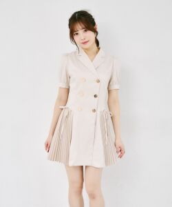 リボン付きプリーツトレンチライクミニワンピース Suyunn(スユン)  ※少量の在庫確保による再販売の為、交換は出来かねる場合がございます。予めご了承ください。