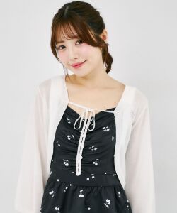 ＵＶカット＆ハンドウォッシュ♪リボン付きチェリー刺繍シアーラメカーディガン  5月23日(土)再販決定☆  Suyunn(スユン)  ※少量の在庫確保による再販売の為、交換は出来かねる場合がございます。