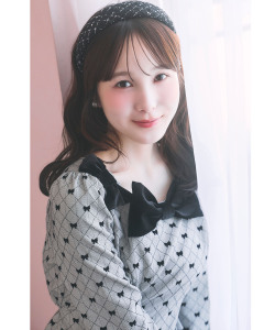 10/10販売予定！入荷連絡受付中☆１枚で愛されお嬢様ルック♪ベロアリボン付きリボン柄ワンピース Suyunn(スユン) ※本田紗来さんはグレージュ着用