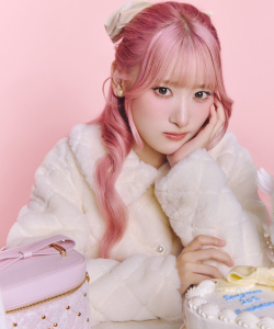 10月販売予定！入荷連絡受付中☆千金感漂う♪パール煌めく上品ふわふわキルティングショートコート※齋藤樹愛羅さんはオフホワイト着用