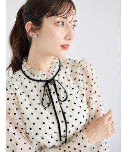 ベロアリボン付きフロッキードットブラウス 3月10日(月)再販決定☆ tocco closet(トッコクローゼット)《tocco closet luxe》《Monotone Collection 2024》