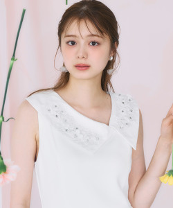 立体フラワー刺繍モチーフ付きアシメカラーワンピース 6月30日(月)オフィシャルサイト限定再販☆【affira アフィーラ】 tocco closet※紺野彩夏さんはオフホワイト着用 ※少量の在庫確保による再販売の為、交換は出来かねる場合がございます。予めご了承ください。