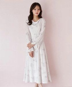 バックレースアップドレープネックフラワープリントベロアワンピース  tocco closet(トッコクローゼット)　《tocco closet luxe》＊スペシャルプライス品につき返品/キャンセル/配送日指定不可/ラッピング不可/少量在庫のセールの為交換は出来かねる場合がございます。