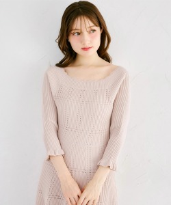 袖口フリル付きスカラネックシアーチェックリブニットワンピース《tocco closet luxe》《CeremonyStyle》《SpringOuterCollection》※有村実樹さんはオフホワイト着用