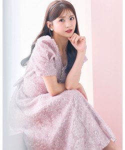 後ろリボン付きパワーショルダーフラワーフリンジジャガードワンピース tocco closet(トッコクローゼット)《tocco closet luxe》※綺咲愛里さんはダスティピンク着用