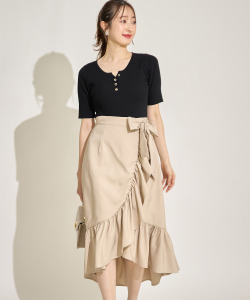 リボン付きラッフルフリルラップスカート【aruose アルオス】 tocco closet(トッコクローゼット)　8/17スタート！スペシャルプライス＊スペシャルプライス品につき返品/キャンセル/配送日指定不可/ラッピング不可/少量在庫のセールの為交換は出来かねる場合がございます。