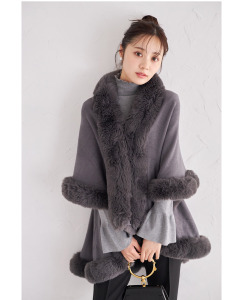 ふわふわファー付きケープマント 10月27日(月)オフィシャルサイト限定チャコール再販☆【briarose ブリアロス】 tocco closet(トッコクローゼット)※少量の在庫確保による再販売の為、交換は出来かねる場合がございます。予めご了承ください。