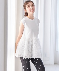 立体フラワーペプラムカットソープルオーバー 【diveala ディヴィーラ】 tocco closet ＊スペシャルプライス品につき返品/キャンセル/配送日指定不可/ラッピング不可/少量在庫のセールの為交換は出来かねる場合がございます。