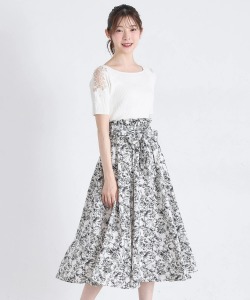 ウエストリボン付きモノトーンフラワープリントフレアスカート 8月3日(日)再販決定☆【emmilia エミリア】 tocco closet(トッコクローゼット) ※少量の在庫確保による再販売の為、交換は出来かねる場合がございます。予めご了承ください。