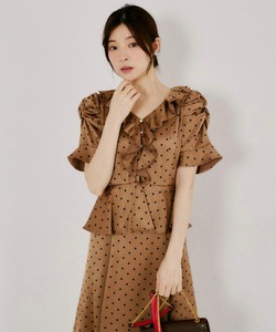 エアリーマットサテンラッフルフリルドットワンピース tocco closet(トッコクローゼット)　※中野恵那さんはオフホワイト着用