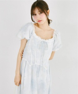 レーストリミング水彩フラワープリントミニワンピース  tocco closet(トッコクローゼット) ※オフィシャルサイト限定 ＊スペシャルプライス品につき返品/キャンセル/配送日指定不可/ラッピング不可/少量在庫のセールの為交換は出来かねる場合がございます。
