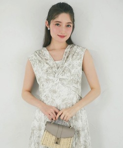 心まで華やぐフロントクロスカットレースフラワーワンピース  tocco closet(トッコクローゼット) ＊スペシャルプライス品につき返品/キャンセル/配送日指定不可/ラッピング不可/少量在庫のセールの為交換は出来かねる場合がございます。