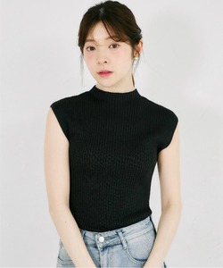 オフノースリーブラメ入りリブニットプルオーバー  7月12日(日)再販決定☆tocco closet(トッコクローゼット)《BlackCollection》 ※柏木由紀さんはオフホワイト着用 ※少量の在庫確保による再販売の為、交換は出来かねる場合がございます。予めご了承ください。