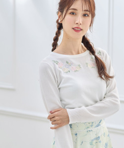 フラワー刺繍ラウンドネックニットプルオーバー【jaries ジャリース】 tocco closet(トッコクローゼット)　5/27スタート！スペシャルプライス＊スペシャルプライス品につき返品/交換/キャンセル/配送日指定不可/ラッピング不可