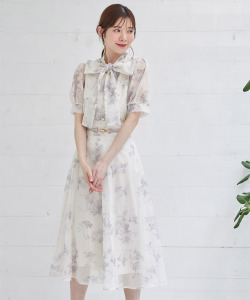 ベルト付きフラワープリントメッシュフレアスカート tocco closet ※こちらは上下セットアイテムではございません。＊スペシャルプライス品につき返品/キャンセル/配送日指定不可/ラッピング不可/少量在庫のセールの為交換は出来かねる場合がございます。
