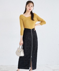 フロントジップフリンジジャガードタイトスカート【lafern ラフェン】 tocco closet(トッコクローゼット)＊スペシャルプライス品につき返品/キャンセル/配送日指定不可/ラッピング不可/少量在庫のセールの為交換は出来かねる場合がございます。