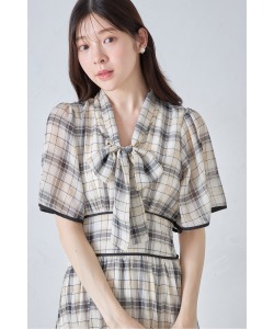 ボウタイリボン付きフレアスリーブチェックワンピース【lasante ラサンテ】 tocco closet(トッコクローゼット) ＊スペシャルプライス品につき返品/キャンセル/配送日指定不可/ラッピング不可/少量在庫のセールの為交換は出来かねる場合がございます。