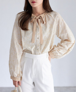 りぼん付きマルチＷＡＹ配色フロッキーフラワーブラウス【molusy モルシー】tocco closet(トッコクローゼット)　＊スペシャルプライス品につき返品/キャンセル/配送日指定不可/ラッピング不可/少量在庫のセールの為交換は出来かねる場合がございます。