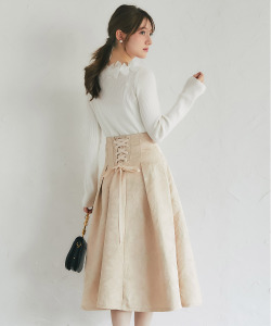 バックレースアップラメジャガードタックスカート  11月28日(金)再販☆【ricina リシーナ】 tocco closet(トッコクローゼット)《OuterCollection2025》※オフベージュ少量の在庫確保による再販売の為、交換は出来かねる場合がございます。