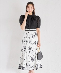ベルト付きシャドーフラワーマーメイドスカート 【sobela ソビーラ】 tocco closet(トッコクローゼット) ＊スペシャルプライス品につき返品/キャンセル/配送日指定不可/ラッピング不可/少量在庫のセールの為交換は出来かねる場合がございます。