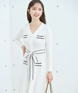 ウエストりぼん付きパール飾り釦バイカラーリブニットワンピース【vineane 】 tocco closet　8/17スタート！スペシャルプライス ＊スペシャルプライス品につき返品/キャンセル/配送日指定不可/ラッピング不可/少量在庫のセールの為交換は出来かねる場合がございます。