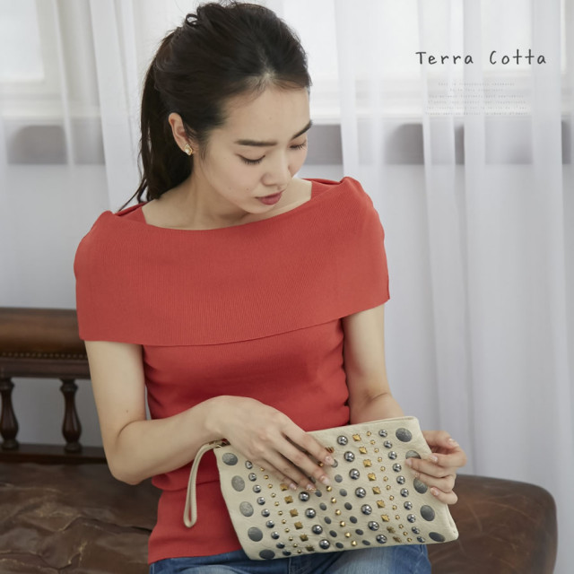 7月7日スタート スペシャルプライス 女らしさの決め手オフショルニットプルオーバー Larine ラリーネ Tocco Closet トッコクロゼット Collection Sale品につき返品 交換 キャンセル 配送日指定不可 ラッピング不可