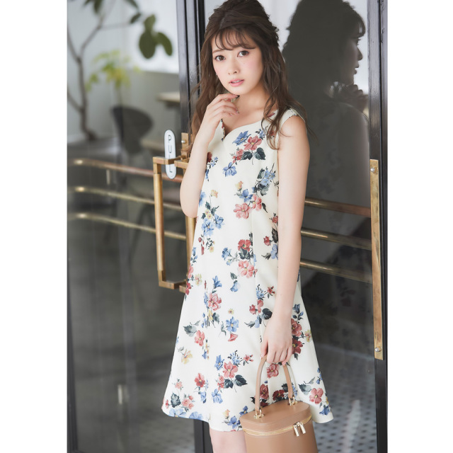 特別可愛い私を演出 ハートネックオータムフラワーワンピース