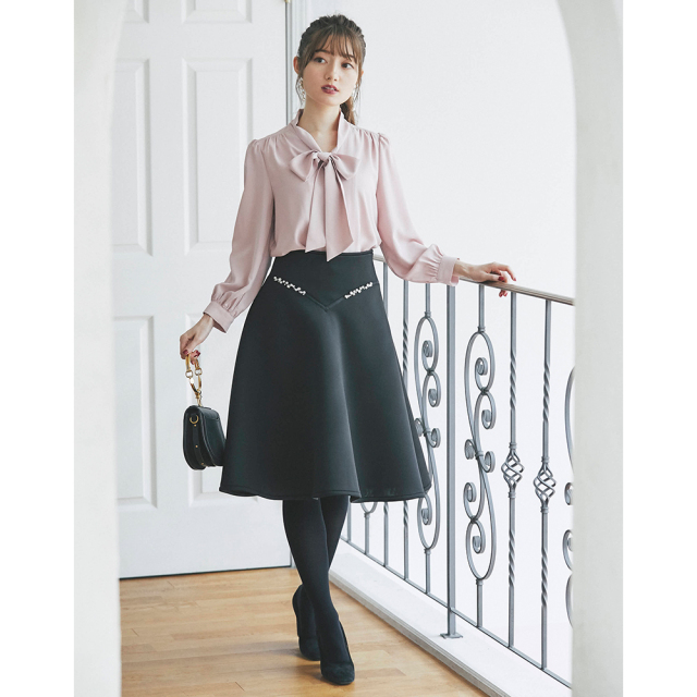 大人っぽさも可愛いさもスタイルアップも叶う パールビジュー装飾ダンボールフレアスカート Ak Chu Nさんコラボ