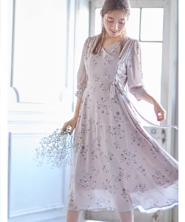春らしく可憐なウエストりぼん付きフラワープリントカシュクール  