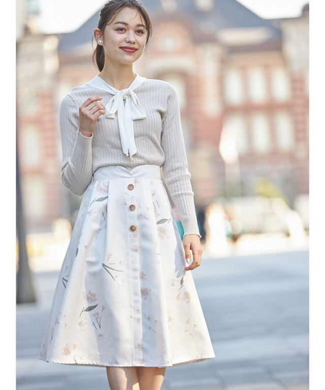 飾り釦付きハートウエストフラワープリントタックフレアスカート 