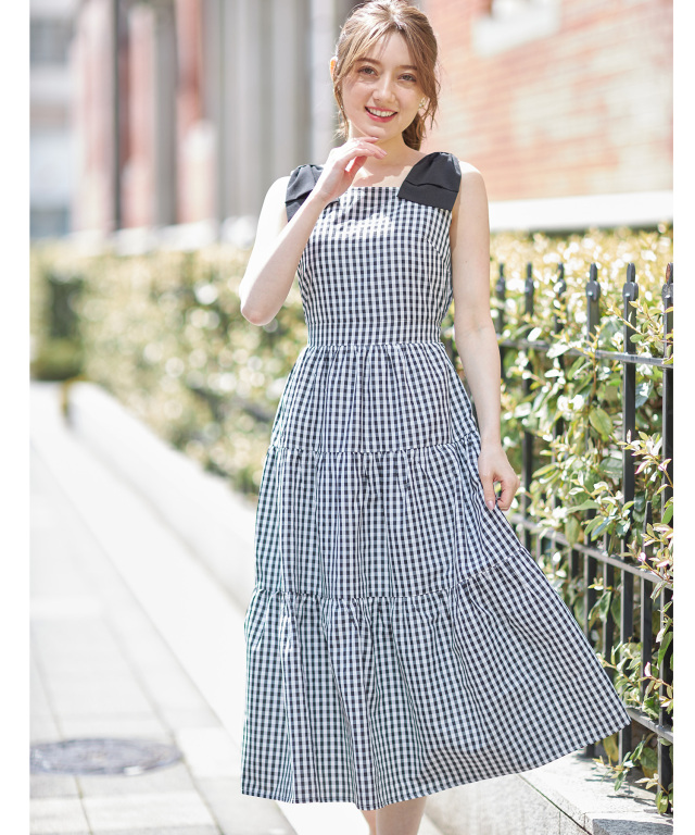 肩りぼん付きギンガムチェックノースリーブティアードワンピース 
