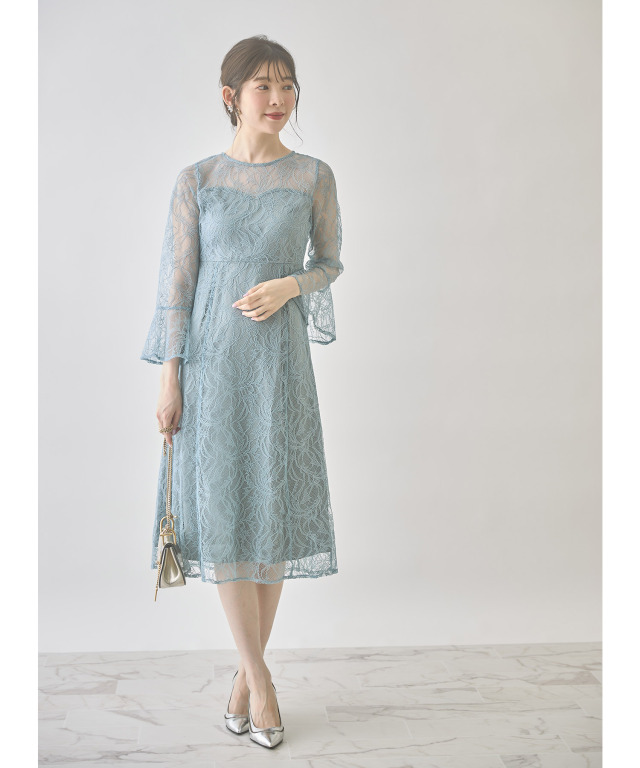 ヘルシーな肌見せが叶うフレアスリーブレースワンピース 