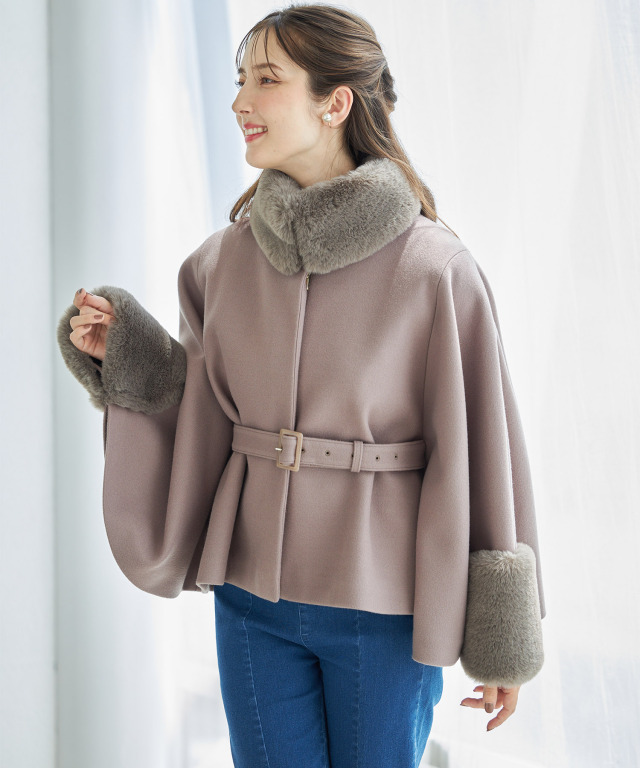 2WAYファー＆ベルト付きケープライクコート 