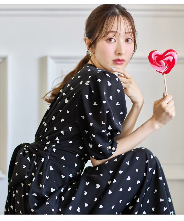 ウエストりぼん付き袖口パール装飾ハートプリントカシュクールワンピース 