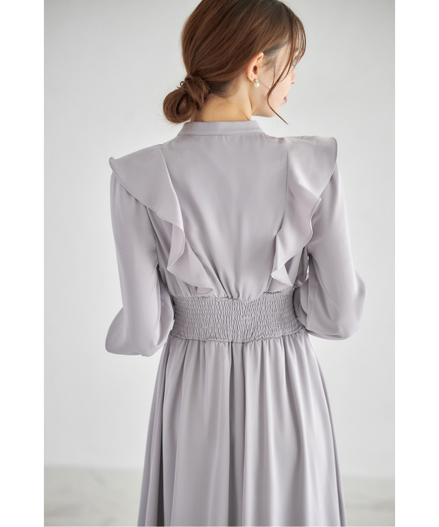 ラッフルフリル付きスタンドカラーシャーリングワンピース 