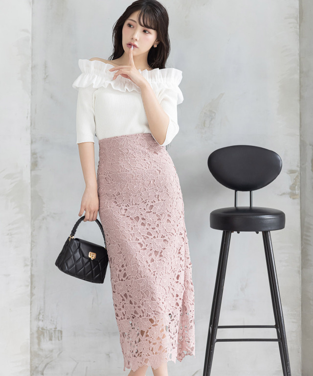 新品】フラワーカットワークタイトスカート