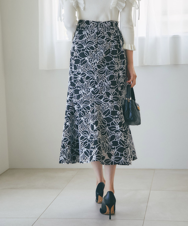 刺繍フラワーマーメイドスカート 