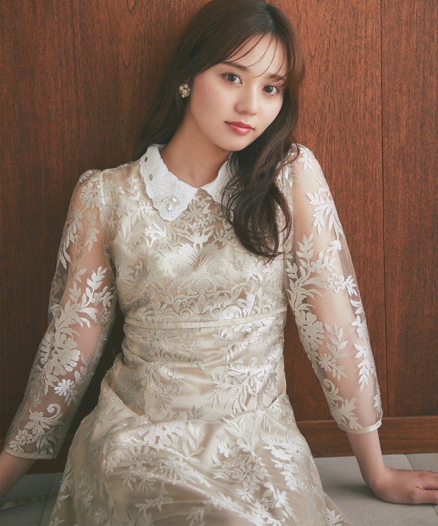 取り外し可能な立体フラワー襟付きレースワンピース 