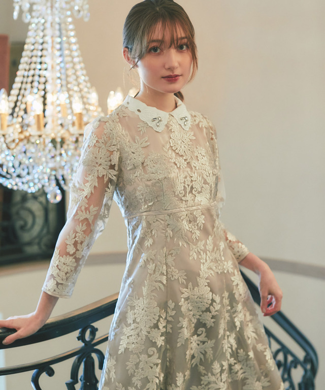 取り外し可能な立体フラワー襟付きレースワンピース 