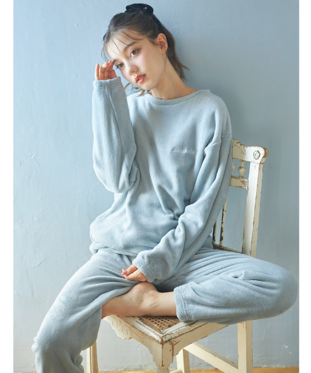 ふら‪⸜❤︎⸝‬ tocco closetロゴ刺繍入りトップス×パンツもこもこルームウェア