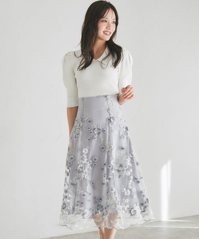 皇室御用達ブランドAKRIS 刺繍 フレアスカート 皇室御用達28万円  