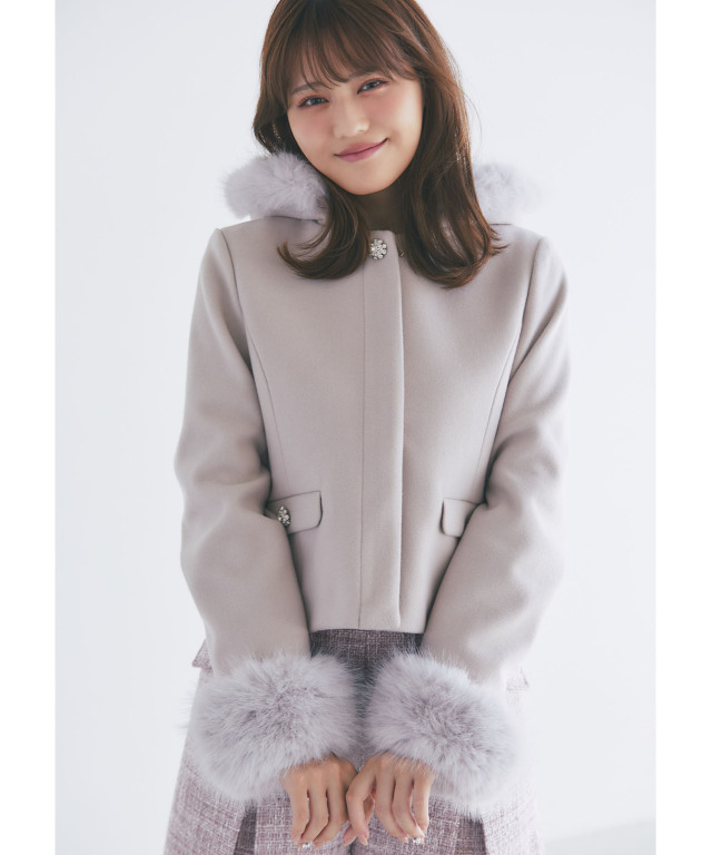 中ファーコート♡ファー取り外し可能♡ 取り外し可能なファー付きビジュー装飾ショートコート